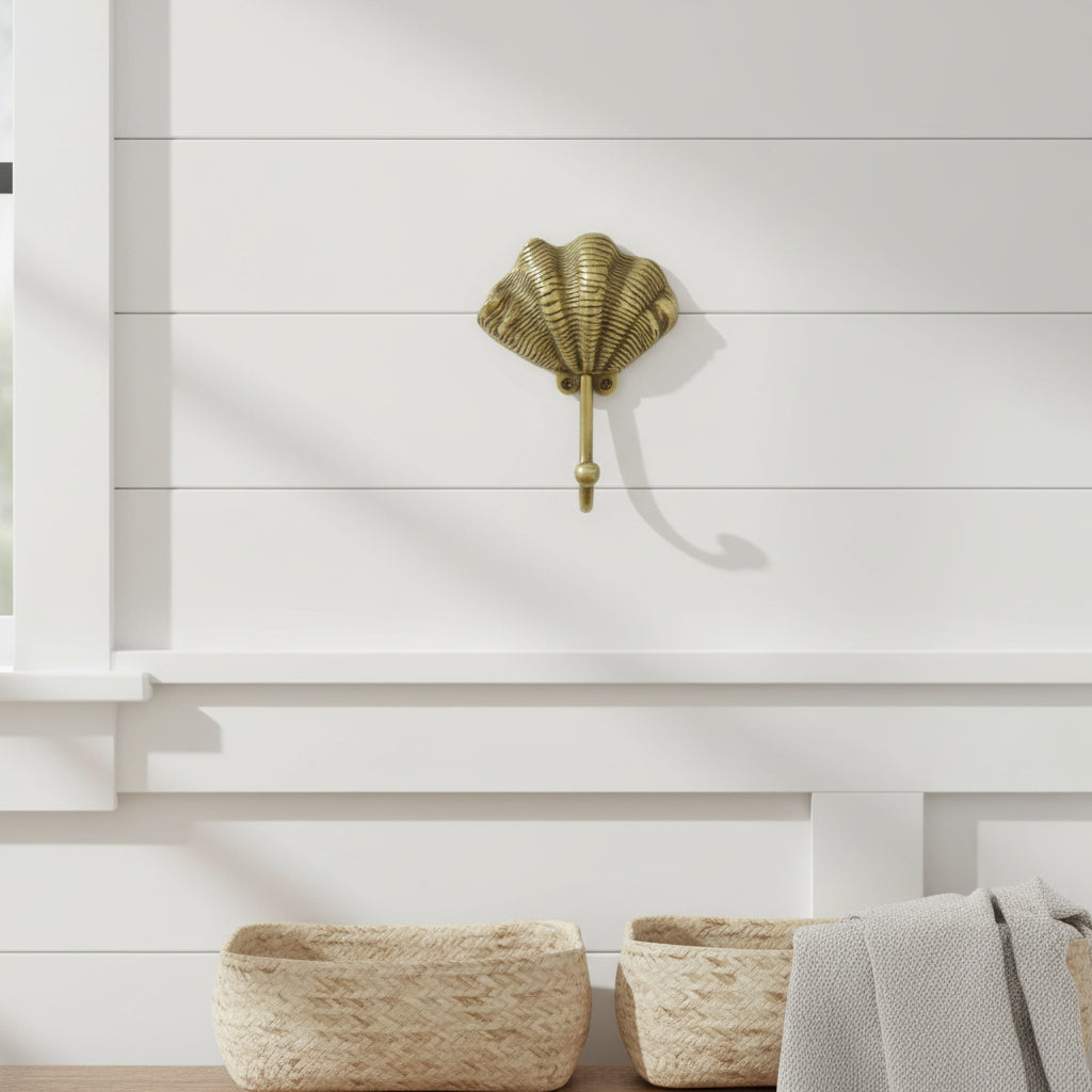 Clam Shell Hook