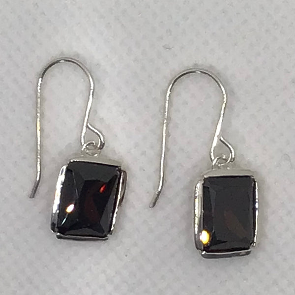 Solid Square Claret Earrings