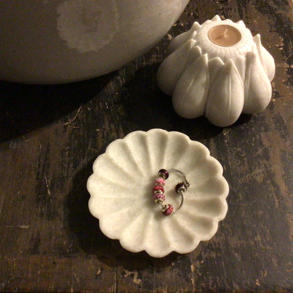 Marble Shallow Scalloped Dish